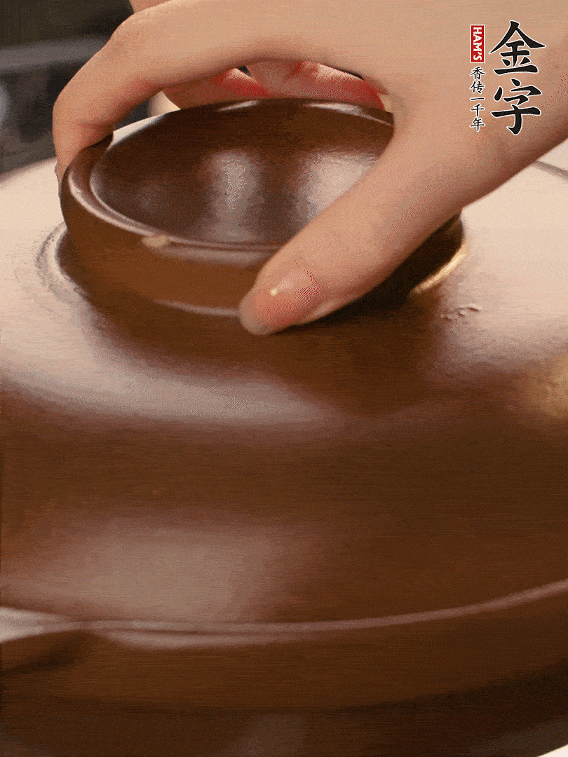 再下日本豆腐煮3分鐘。