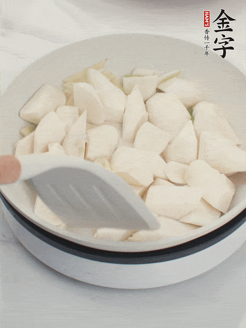 加茭白煸炒。