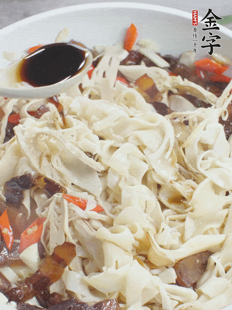 下糯米筍，淋一點(diǎn)生抽、蠔油調(diào)味。