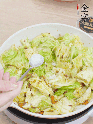 一點(diǎn)鹽、糖調(diào)味。